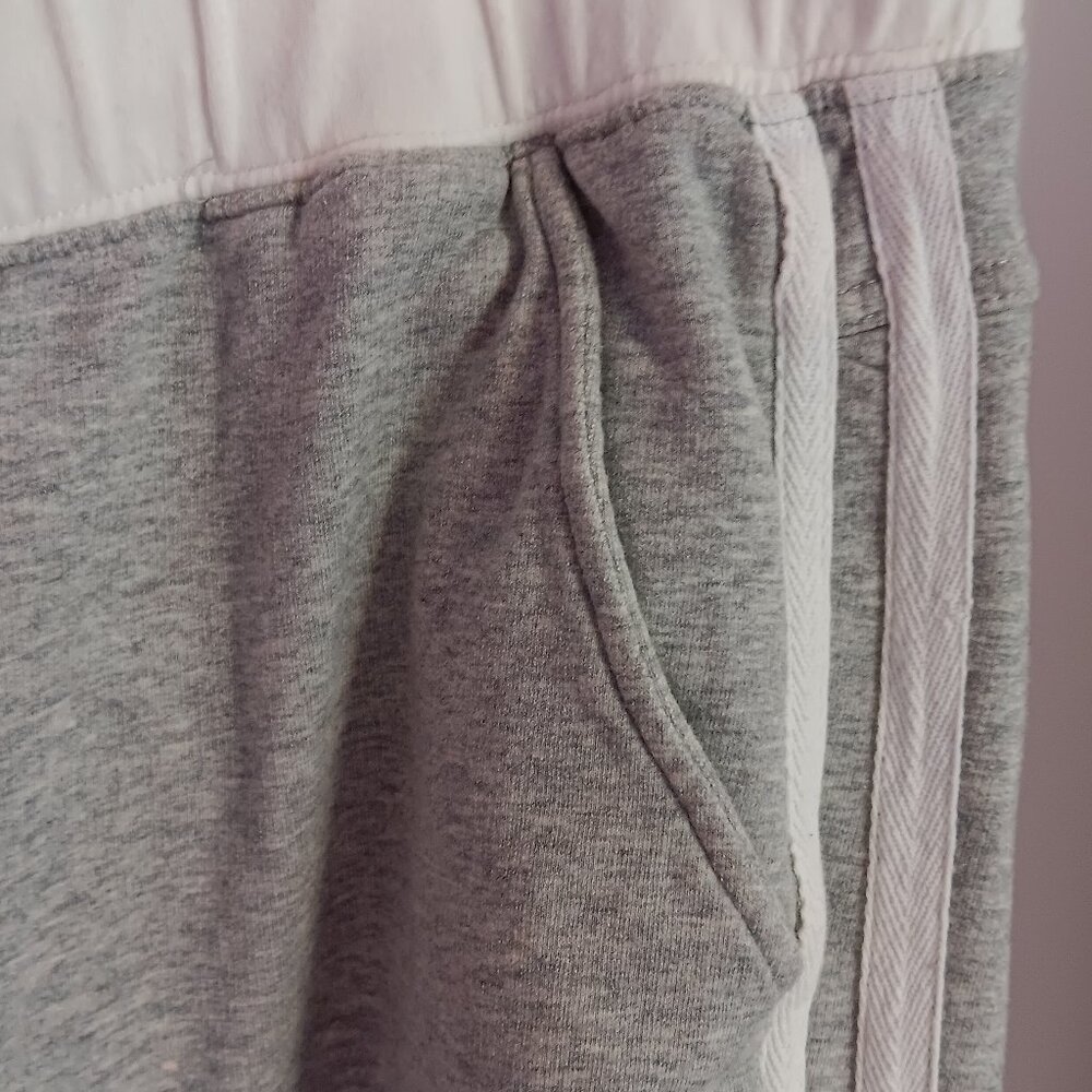 LEGACY WOMEN'S LARGE GREY SWEAT PANTS white trim
